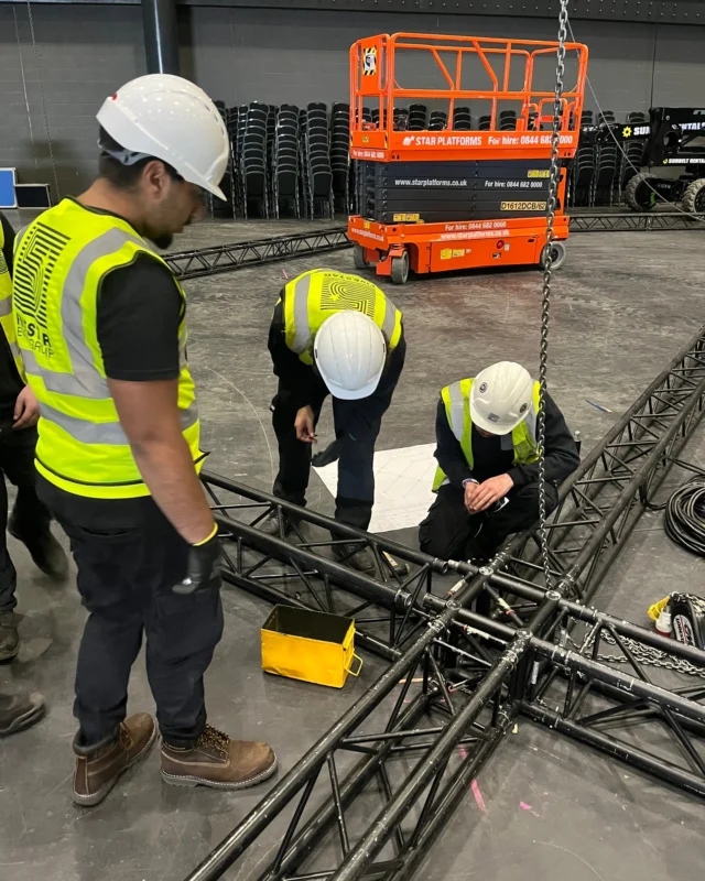 Back at ExCeL London.
Our crew are on site for a major job with one of our clients. As one of our regular venues in the city, you’ll often find Five Star Crew here supporting a wide range of events.
.
#fivestarcrew #crewcompany #wemakeevents #events #eventindustry #eventprofs #crewing #eventprofsuk #eventlife #eventservices #workwithus #companyculture #bestcrew #teamwork #qualityservice